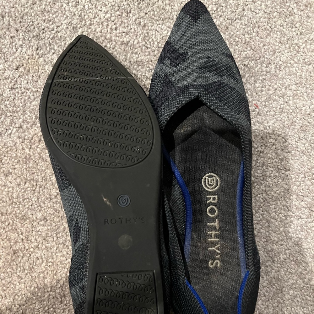 Used camo points. Size 9 feel like like 8.5. I bought them used.